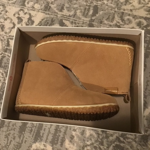Minnetonka Women's Tucson slipper ankle boots - Picture 1 of 5